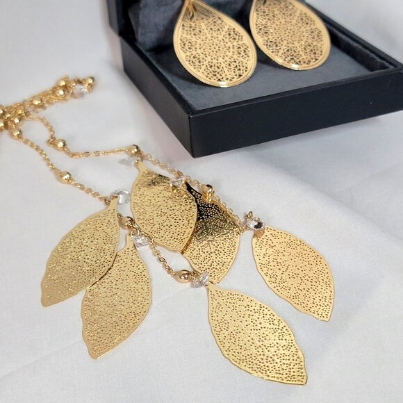 Necklace with Matching Leaf Drop Earrings - Intricate Leaf Patterns - Picture 4 of 5
